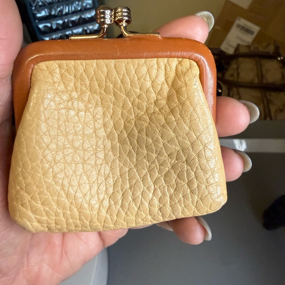 Dooney & Bourke Vintage Kiss Lock Coin Purse Leather - Picture 9 of 11